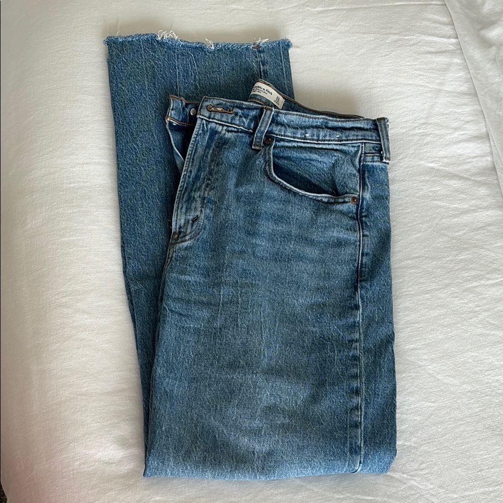 Abercrombie & Fitch High Rise 90s Relaxed Jeans